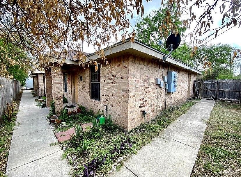 1st image of 2410 W Hackberry Ave