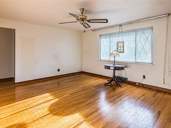2nd image of 407 Clifton Ave