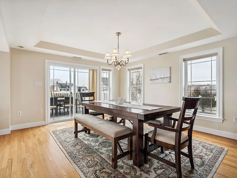 9 Lowell St — Photo 18