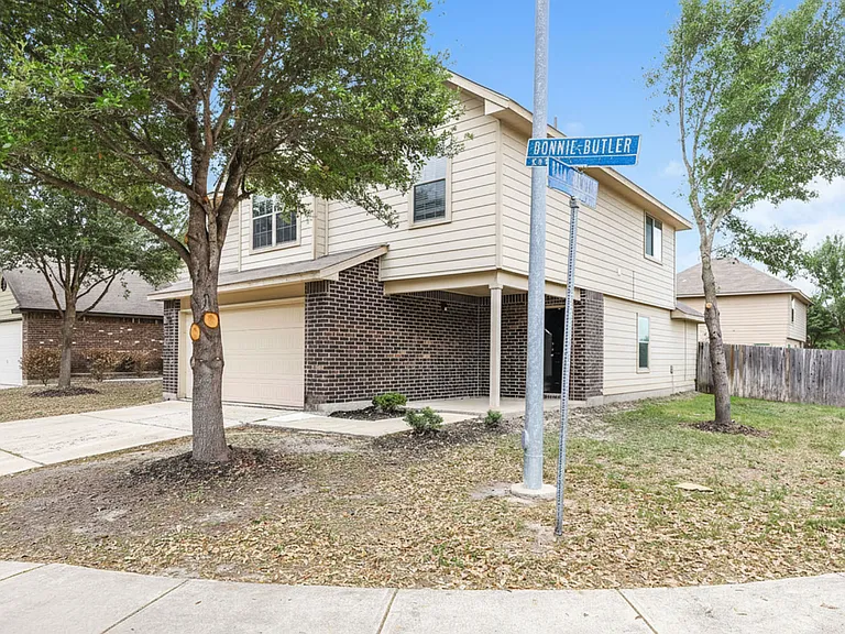8903 Bonnie Butler — Photo 3