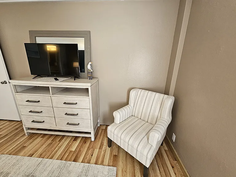 2244 Winkler Ave #108 — Photo 28