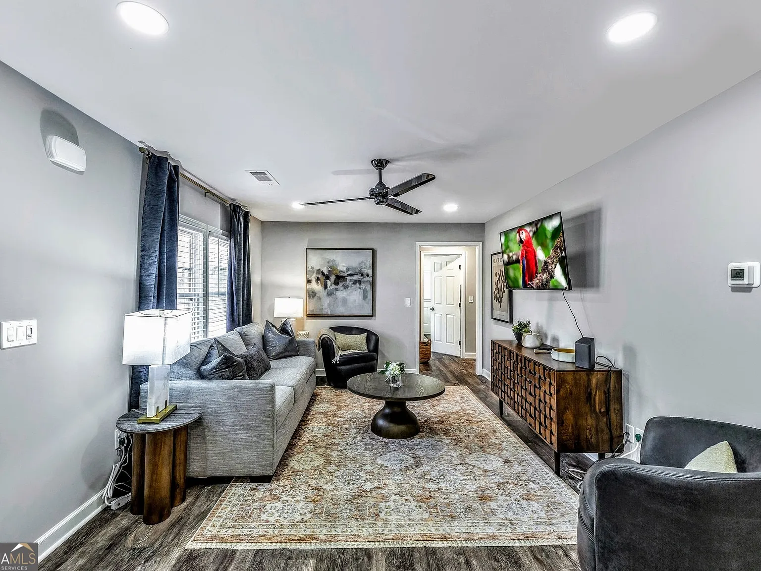 4 bed, 2.0 bath, 1452 sqft, $5,100 — Photo 3