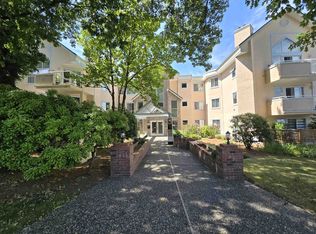 5565 Barker Ave #101, Burnaby, BC V5H 2N8