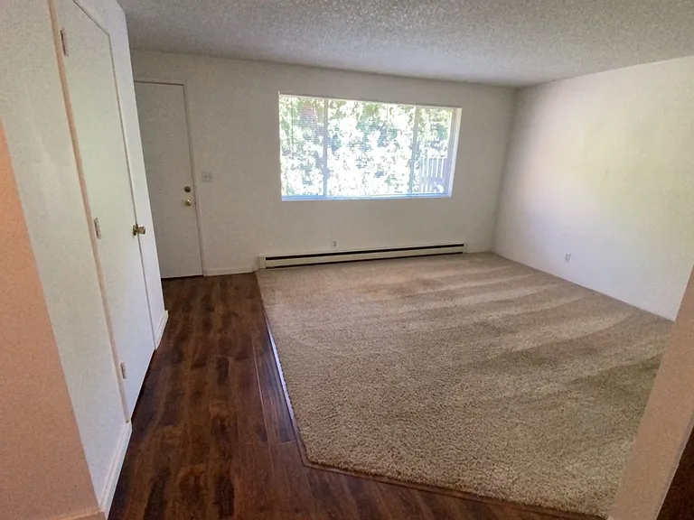 1010-1040 Lansford Dr SE — Photo 3