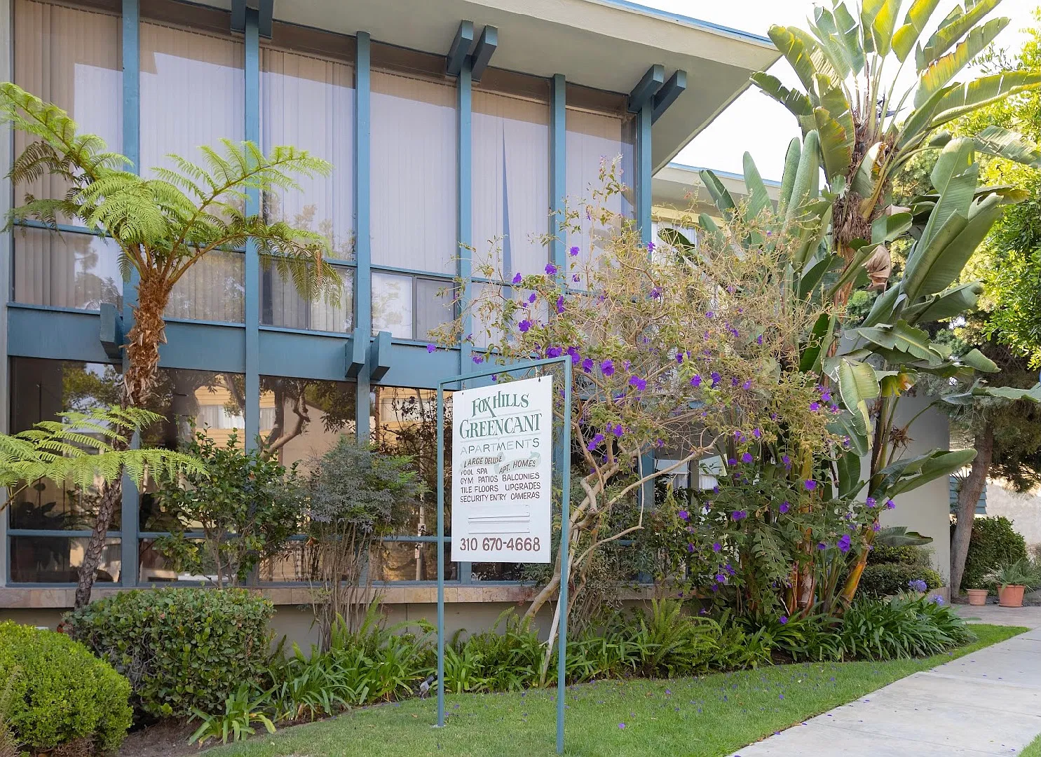 Fox Hills Apartments — Photo 2