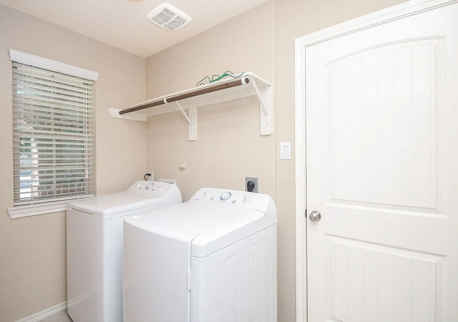 House for Lease in Houston — Photo 2