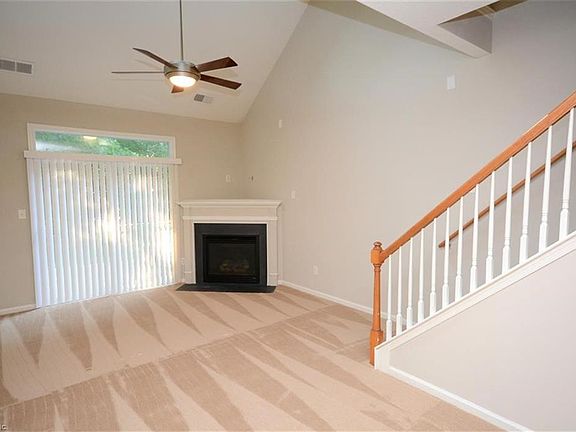 2nd image of 1206 Island Park Cir