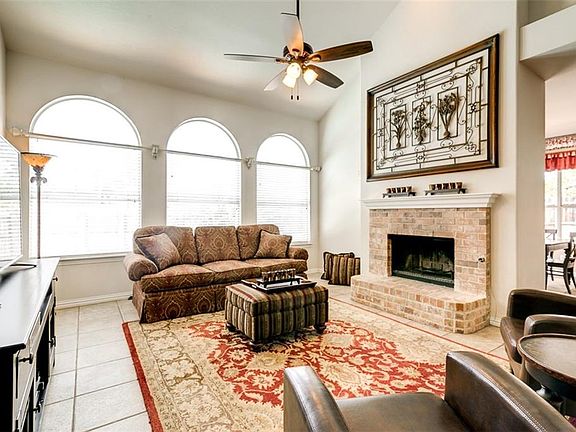 5th image of 2414 San Jacinto Ln