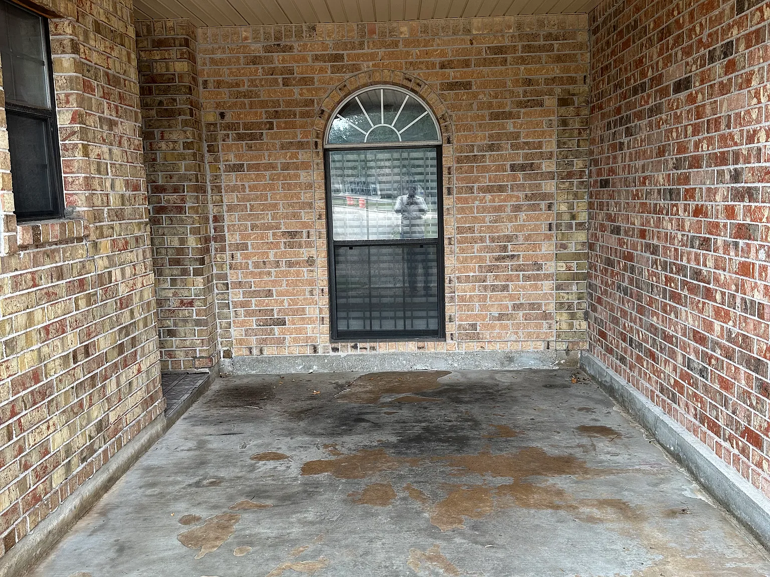 5 bed, 2.5 bath, 2250 sqft, $2,200 — Photo 4
