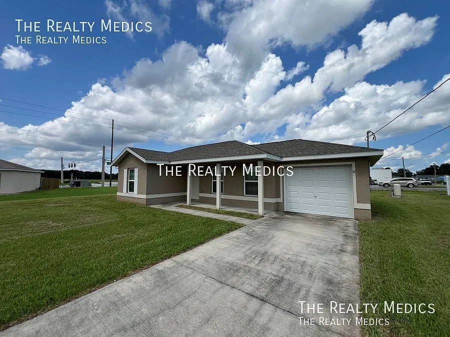 Incredible 3 Bedroom, 2 Bathroom Home In Ocala!! — Photo 2