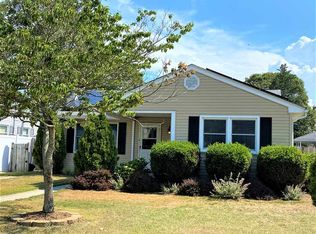 215 Village Rd, Villas, NJ 08251