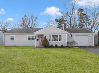 59 Claypool Dr, Warwick, RI 02886