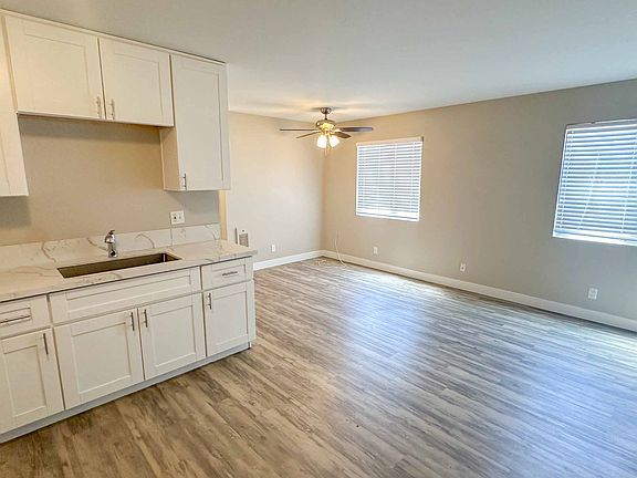 3rd image of 4960-4970 Auburn Dr #4968-01