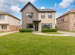 8277 N Wisner St, Niles, IL 60714