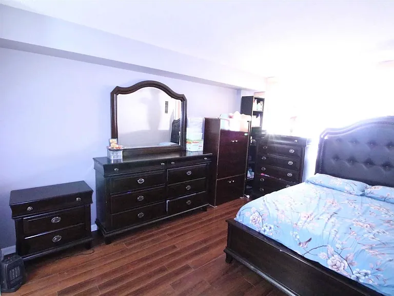 550 Webb Dr — Photo 3