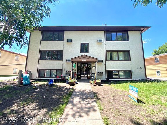 3rd image of 2922 7th St N #10601185