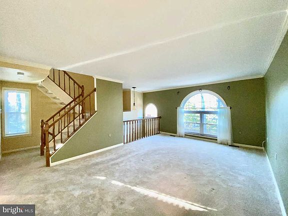 5th image of 2982 Mission Square Dr