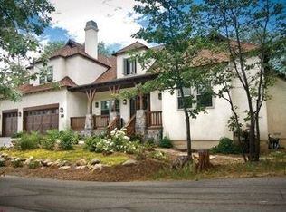 907 Osprey Ln, Lake Arrowhead, CA 92352