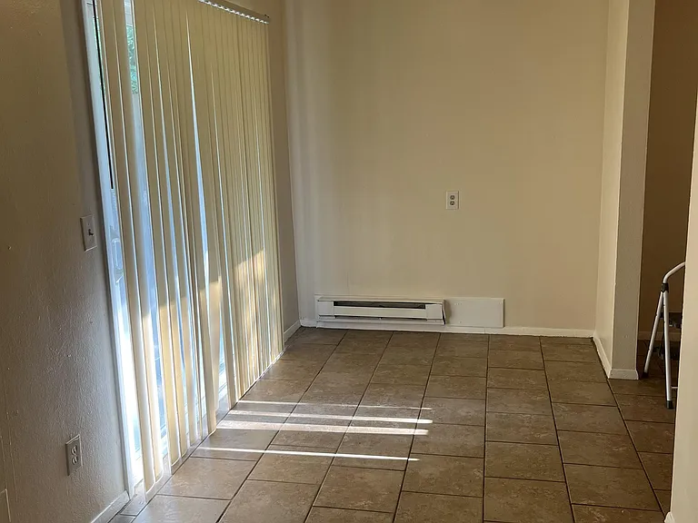 943 N 11th St #3 — Photo 2