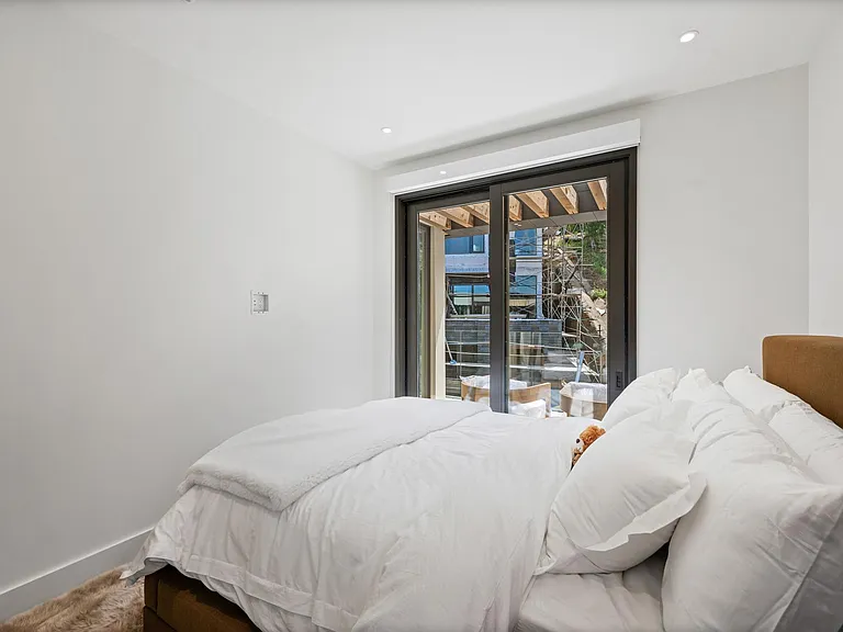 1 Oak Shore Dr #A — Photo 2
