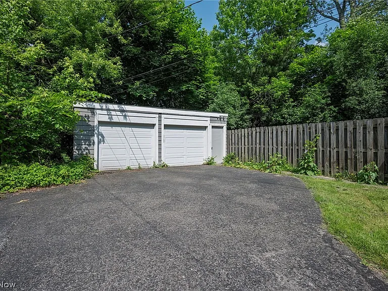 2924 Brighton Rd — Photo 30