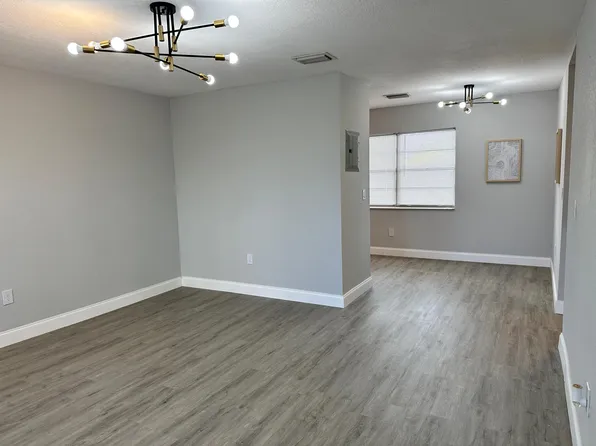 110 SE 7th St APT 2, Hallandale, FL 33009