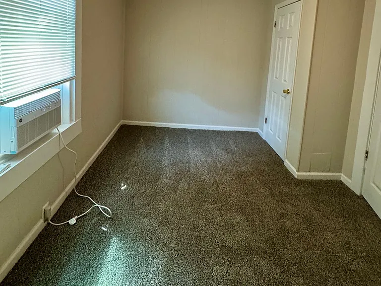 515 Costner St — Photo 9