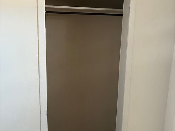 5th image of 1887 Thompson Pl APT 1