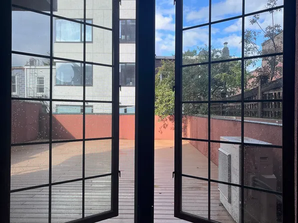 605 Manhattan Avenue image 1 of 8