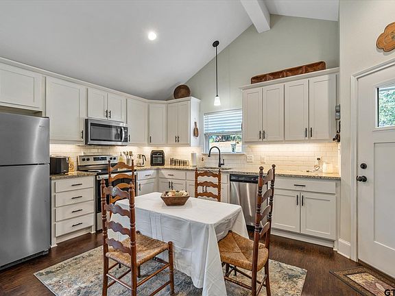 3rd image of 246 Brentwood Dr