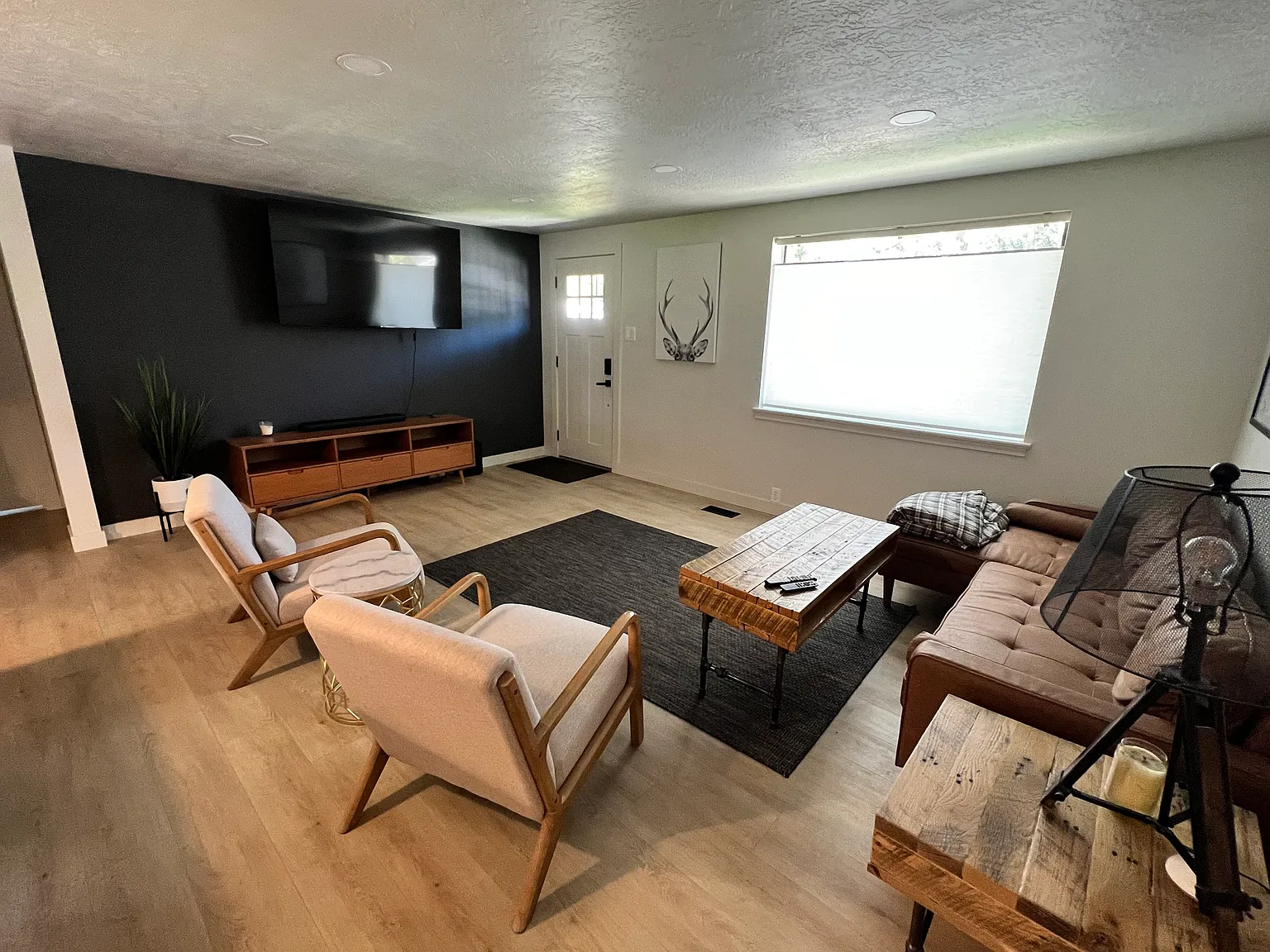 3 bed, 1104 sqft, $2,100 — Photo 4