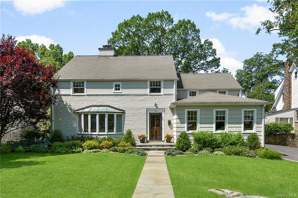 207 mulberry discount lane larchmont