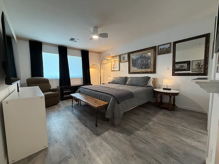 2047 S Hammond Dr — Photo 8
