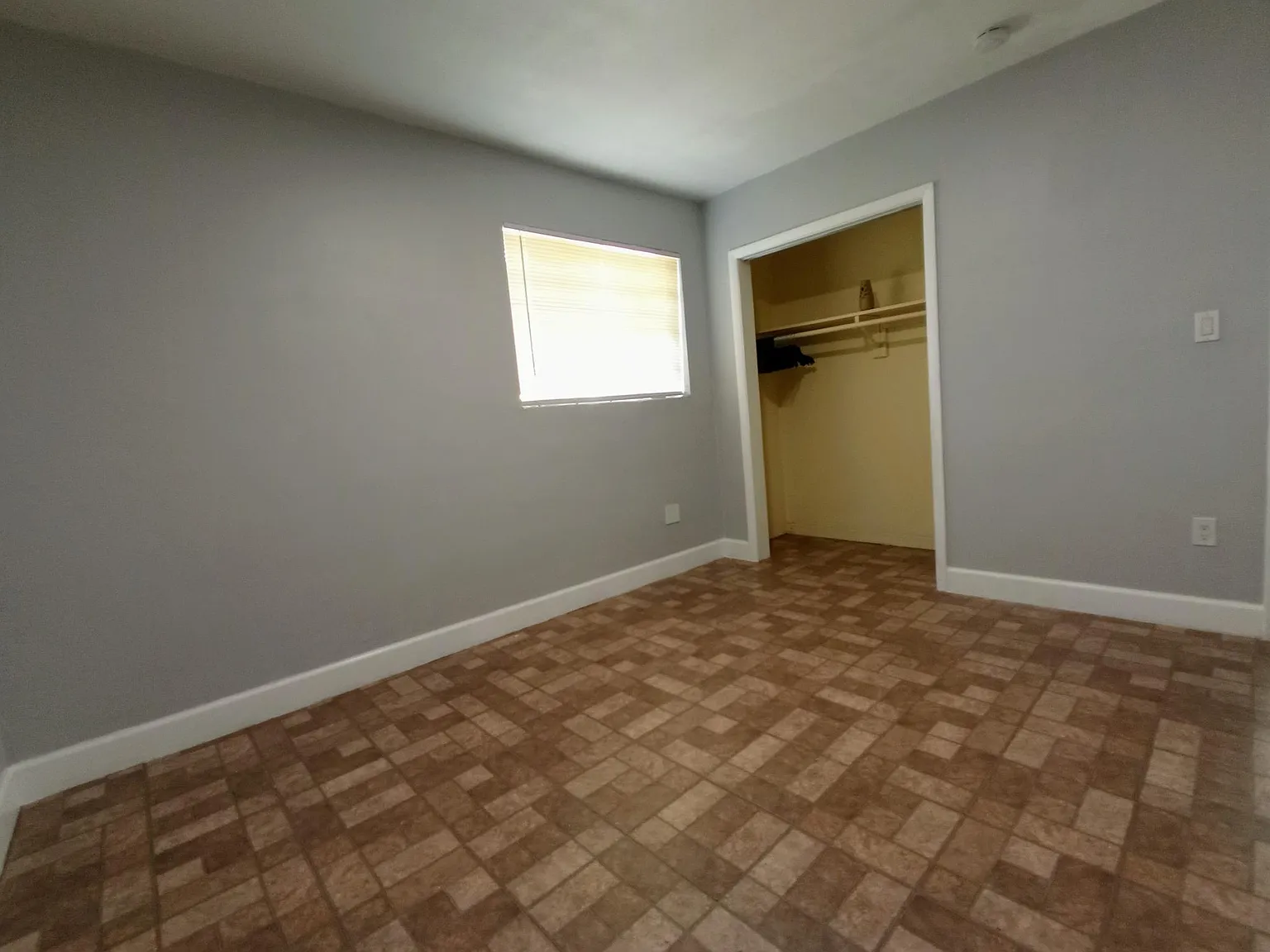 2 bed, 677 sqft, $2,400 — Photo 3
