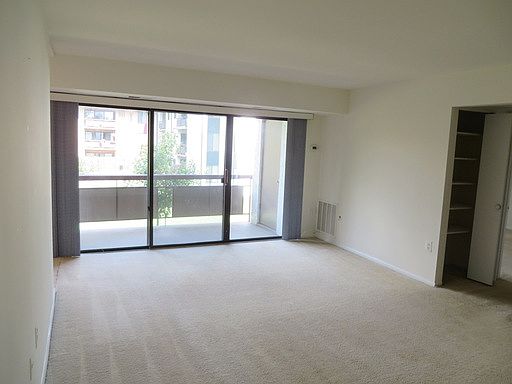 3rd image of 2845 Windsor Dr APT 201