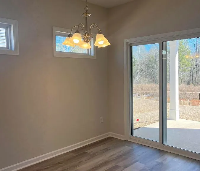 405 Griffon Dr — Photo 5