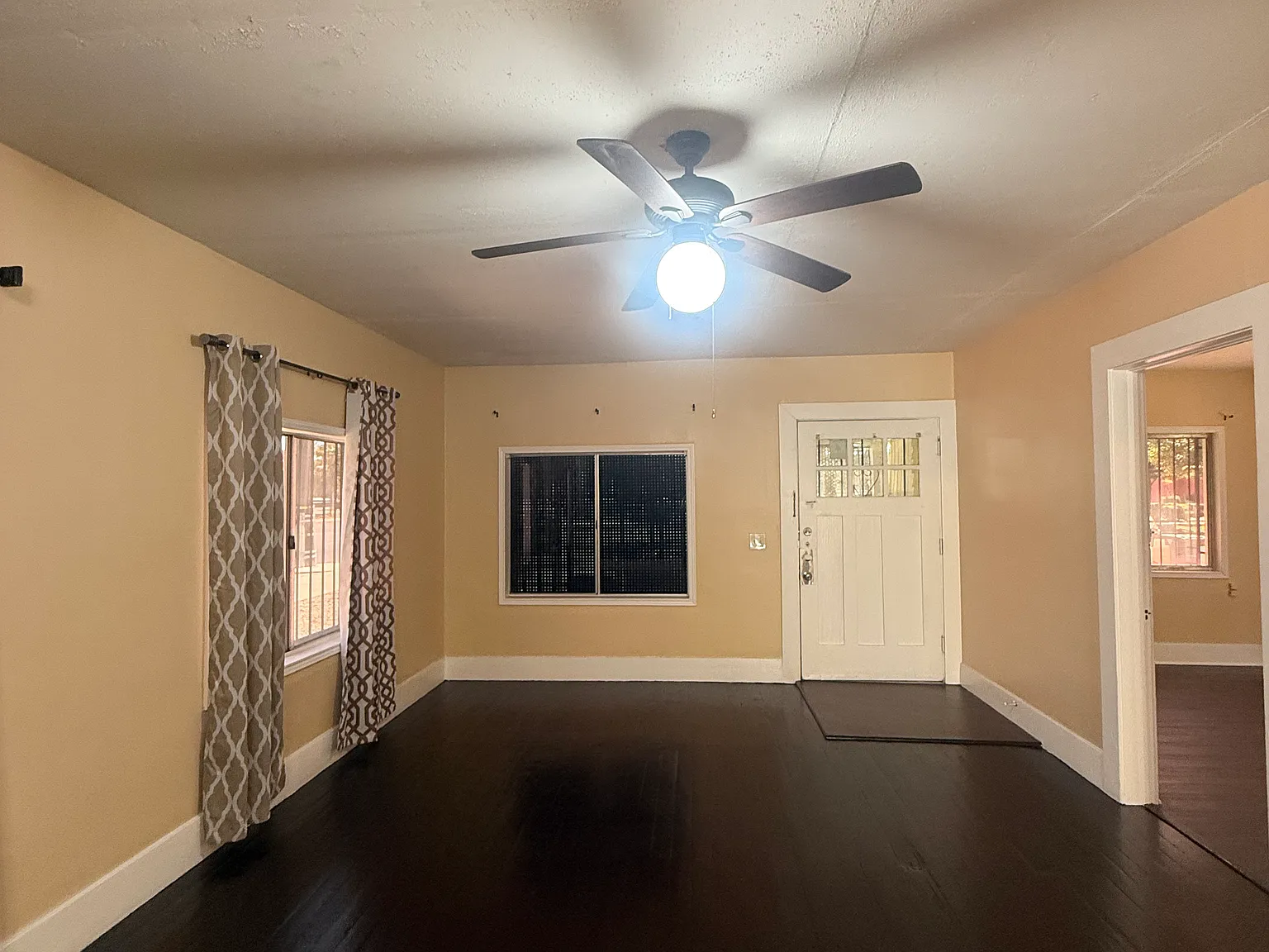 2 bed, 1100 sqft, $1,550 — Photo 4