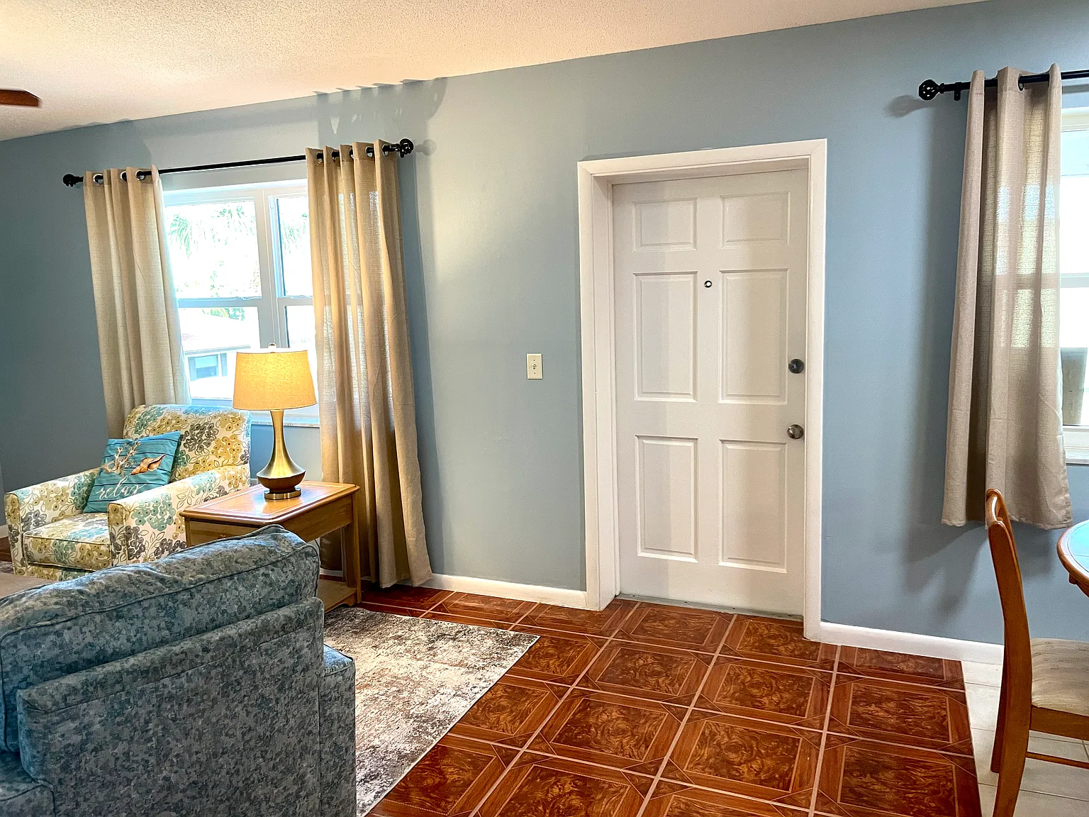 2 bed, 1.5 bath, 885 sqft, $1,400 — Photo 4