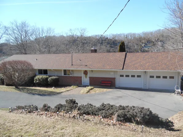 6921 Beach Dr, Radford, VA 24141