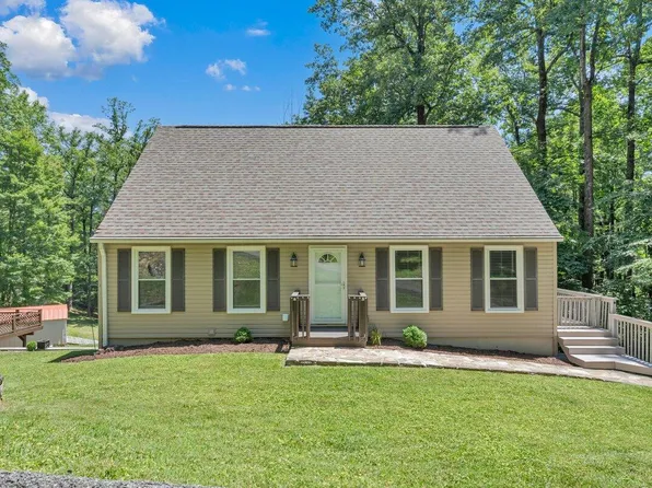 7611 Wineberry Trl, Roanoke, VA 24018