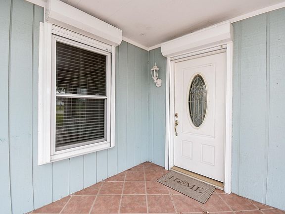 5th image of 748 W Bayshore Dr