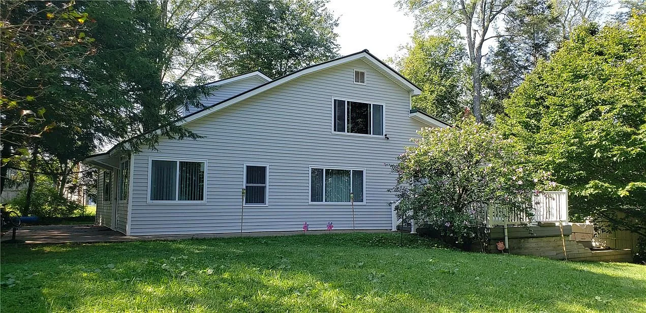 660 Sackett Lake Road photo 1
