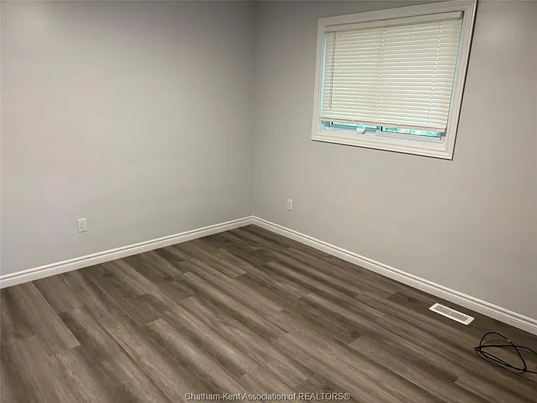 990 Chandler St — Photo 7