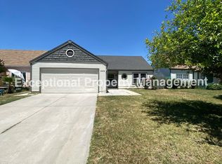 1009 Oak Leaf Dr, Colton, CA 92324