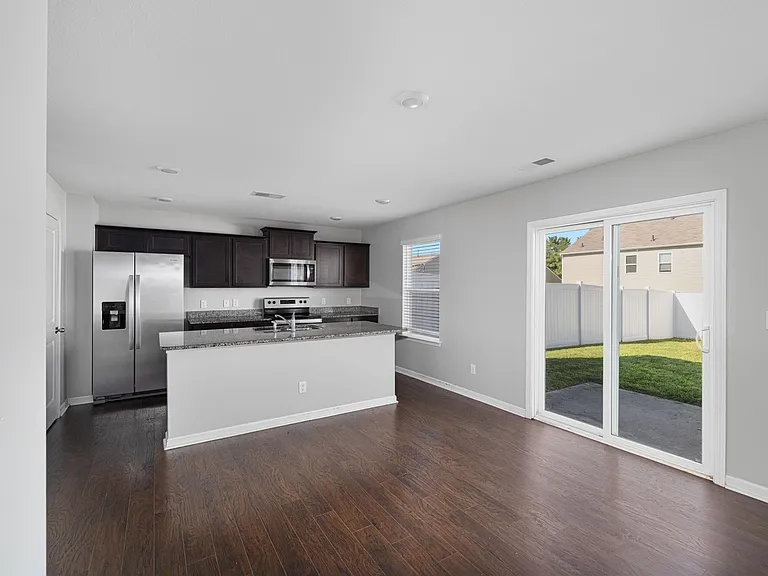 1124 Tay Sta — Photo 11