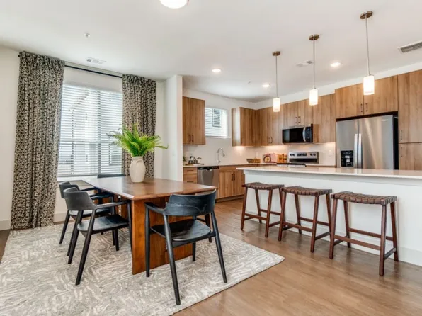 1396 Branchwood Pl, Dallas, TX 75215