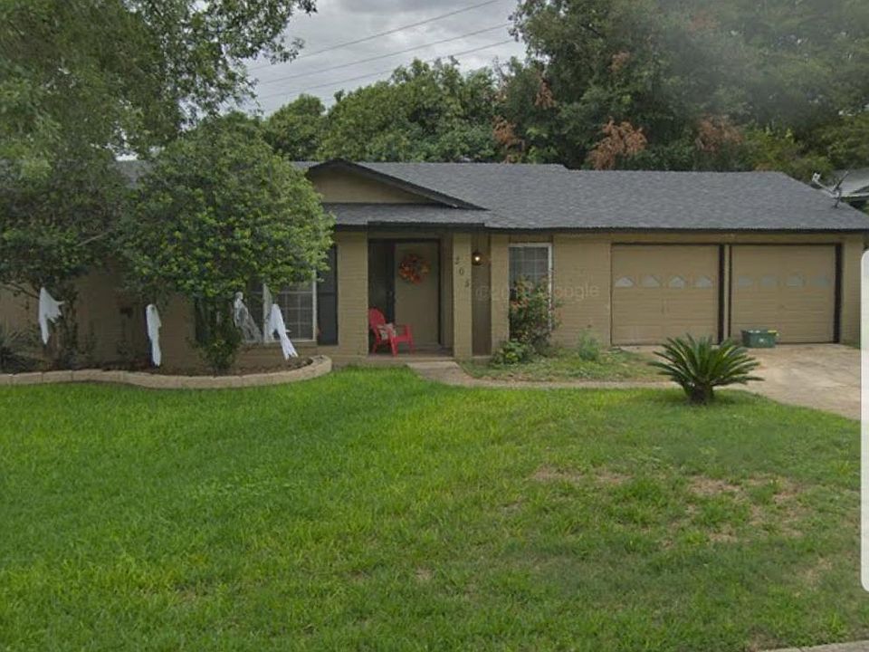 1st image of 205 Regal Oaks Dr