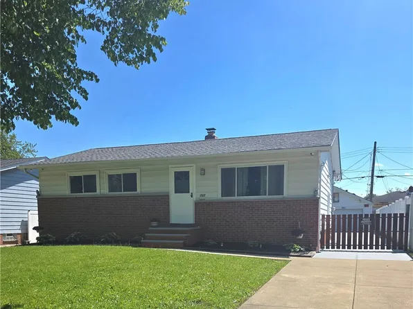 707 Timothy Ln, Cleveland, OH 44109