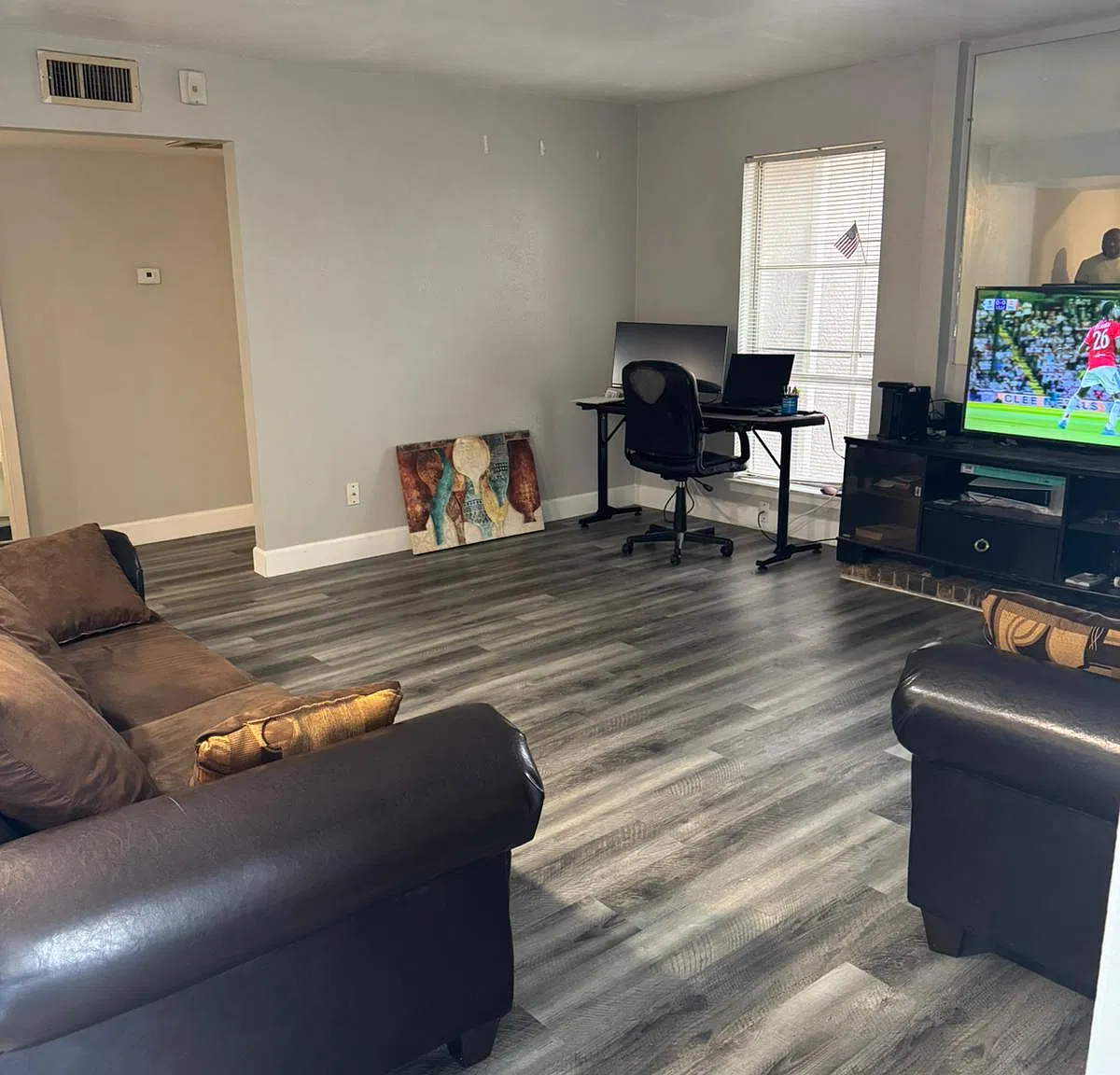 2 bed, 1010 sqft, $1,200 — Photo 2