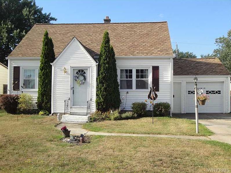 1st image of 54 Fontaine Dr
